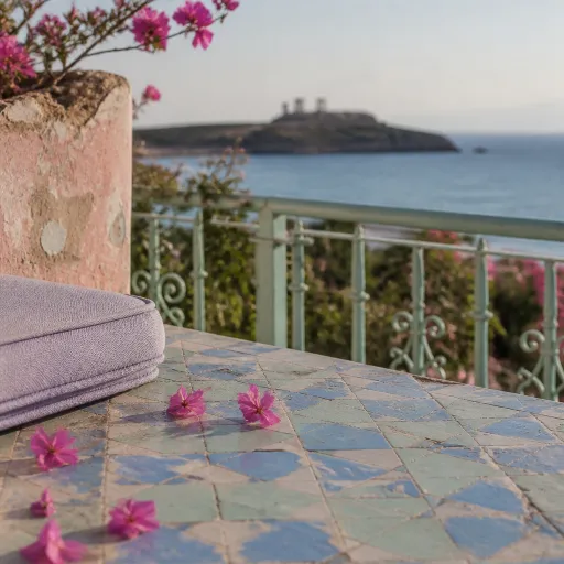 Athens' Other Coastline: A Guide to Riviera Hotels from Glyfada to Cape Sounio